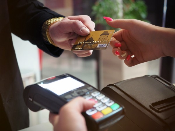 What is the differnce between Credit Card and Debit Card ?